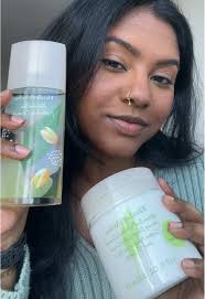 Try Green Tea Pistachio Crunch for national pistachio day! by @Elizabeth  Arden Inc. 🫶🏾 floral, cirtrusy and woodsy!! @Community X SEEN  #elizabethardenperfumes #communityxseen #greenteapistachio ...