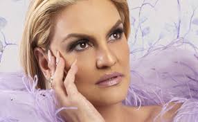 Con su talento en Nail Art: Betsy Rivero quiere conquistar Venezuela ??