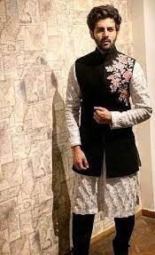Pin By Sachin Ahlawat On Neo Groomsmen Ideas Wedding Dresses Men Indian Wedding Dress Men Wedding Outfit Men