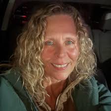 What are the best restaurants in Cape May for crab legs?