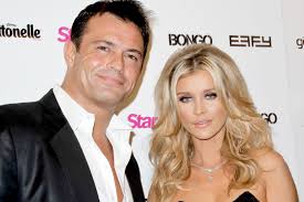 Joanna krupa has married her businessman boyfriend douglas nunes in her native poland. Romain Zago Comes To Joanna Krupa S Defense And Congratulates Her And Douglas Nunes On Their Recent Engagement Says We Will Always Be The Perfect Friends