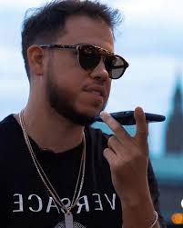 Mi mayor miedo es llegar al último día de mi vida y nunca haber alcanzado  el máximo de mi potencial. El haber vivido la vida de otra persona y el  haber sido enterrado 6 pies bajo tierra con mis sueños ...