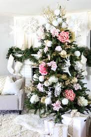 With so many types available, there are a few basic things you should know before you select a fabric. Floral Christmas Tree Trend Fun And Festive Tesselaar Flowers