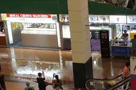 Yet, we do not know what measures our government has taken to protect our lives. Heavy Rain Causes Flooding At People S Park Complex Latest Singapore News The New Paper