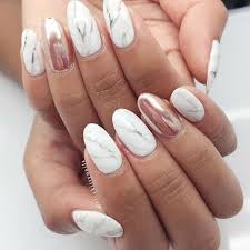 Estos modelos de uñas que presentamos a continuación tienen un atractivo muy particular, ya que están dando a la uña una base en rosa nude, crema o blanco, podemos conseguir diseños como éste, en donde. Disenos Unas En Gel Blancas Disenos De Unas Portizaz