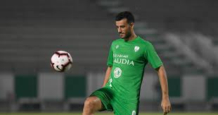 جماهير الاهلي البعض منكم أعداء الاهلي فلا ندري ماذا تريدون ضد الاداره ضد اللاعبين ضد كل شي كيف يستمر الفريق والله لوكنتم محبين للفريق لن تدعوه يسقط فلو. ØµØ¯Ù…Ø© ÙÙŠ Ø§Ù„Ø£Ù‡Ù„ÙŠ Ø§Ù„Ø³Ø¹ÙˆØ¯ÙŠ ÙˆØ§Ù„Ø³Ø¨Ø¨ Ø¹Ù…Ø± Ø§Ù„Ø³ÙˆÙ…Ø© Ø§Ù„ØªÙŠØ§Ø± Ø§Ù„Ø§Ø®Ø¶Ø±