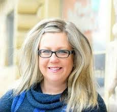 Robin Boles's Instagram, Twitter & Facebook