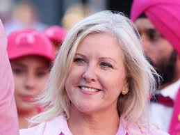 Cricket fans honour Jane McGrath's memory at the 10th Pink Test