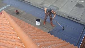 Das decken von flachdach ist wichtig, weil diese dachform zu undichtigkeiten neigt. Flachdach Beschichten Sanieren Wasserdicht Und Wetterfest Mit D Und A Bau