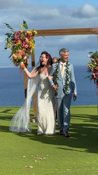 FOX NEWS' KENNEDY GETS MARRIED IN HAWAII 💍🌺 Congratulations to Fox News  contributor Lisa “Kennedy” Montgomery, who married the love of her life,  Fred, in Hawaii! The couple tied the knot at