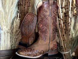 Look Com Bota Country: Como Alcançar um Estilo Autêntico