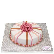Das notfall hirn aus schokolade zum naschen ist ein süßes geschenk für alle, die etwas verstand brauchen können! Rosen Torte Online Bestellen Torten De