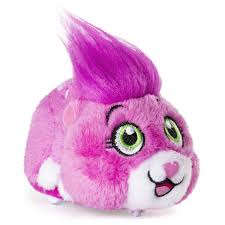 Ils font fondre les enfants avec leurs gros yeux tout mignons et leur museau tout rose. Hamster Interactif Zhu Zhu Pets Pipsqueak Peluches Electroniques Interactives La Grande Recre