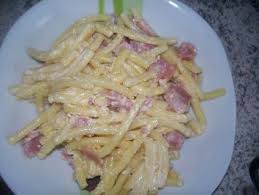 Schinkennudeln Mit Kase Sahne Sosse Rezept Rezept Rezepte Schinkennudeln Kase Sahne Sosse