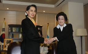 But she has been accused of silently standing by while violence is committed against the rohingya. Suu Kyi Meet Dj S Widow International News The Hankyoreh