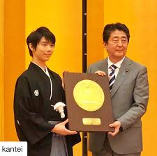 安倍晋三さんはinstagramを利用しています repost kantei with get repost 安倍総理 からの メッセージ 冬季五輪 二連覇 圧巻の演技で世界中を魅了した 羽生選手 に 本日 国民栄誉賞 安倍晋三 選手 本日
