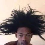 Tu amiga con pelo lacio: el pelo es el reflejo de tu alma.