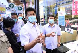 อยากชวนทุกคนให้เป็นเพื่อน (add friend) กับ หมอพร้อม และลงทะเบียนใช้งานหมอพร้อมกันในวันที่ 1 พ.ค.2564 นี้ หรือเข้า line official account พิมพ์ หมอ. X8bj2knafg5yzm