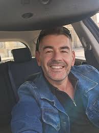 Witam serdecznie w piątek 13-tego.🤗🥰 Pozdrawiam cieplutko i życzę miłego  i spokojnego weekendu.🥰🥰🌹🌹