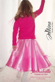 Wenn ihr kleines mädchen sich in eine schöne fee zu fasching oder halloween verwandeln möchte, dann mithilfe der vorlage schneiden sie zunächst den grünen stoff zurecht und nähen dann ein einfaches kleid mit zacken am saum und trägern aus gummiband. Feen Kostum Annabelle Nahanleitung Und Schnittmuster Shesmile