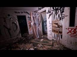 It is developed by blue isle studios, in association with parsec productions. Exploring Basement In Haunted House Slender Man Sighting Youtube