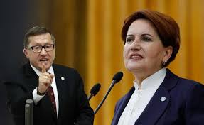 Lütfü türkkan, 5 şubat 1959 tarihinde i̇stanbul'da doğmuştur. Lutfu Turkkan Meral Aksener Le Ters Dustu Kocaeli Denge