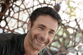 Raoul Bova, 50 anni tra film, fiction, amore e nuoto