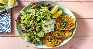 Zucchini Kase Puffer Rezept Hellofresh Rezept In 2020 Dill Dip Rezeptideen Rezepte