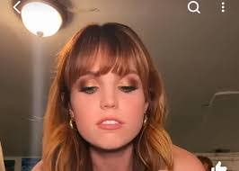 Nikki Comer's Instagram, Twitter & Facebook