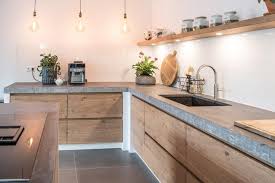 prachtige rustieke eiken keuken met natuurstenen blad gemaakt door nb interieurwerken keuken ontwerp keuken interieur keuken ontwerpen
