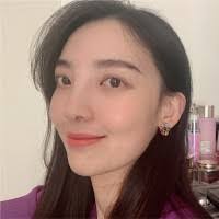 Vanessa Yee's Instagram, Twitter & Facebook