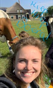 Hiep, hiep, Boeraaaaaaaa! Deze gezellige, leuke collega is vandaag jarig.  Van harte gefeliciteerd Nadieh Oudeman! Namens je collega's van team  Veldzicht Hoeve