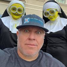 Who can install vinyl wood flooring in Stuart, Florida?