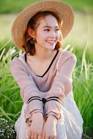 Vừa đi vừa khóc là một trong những bộ phim truyền hình hiếm hoi tạo được thành công trong thời gian gần đây. Minh Háº±ng Thanh Háº±ng La NgÆ°á»i Biáº¿t Ä'iá»u Hiáº¿m Hoi á»Ÿ Showbiz Bao NgÆ°á»i Lao Ä'á»™ng