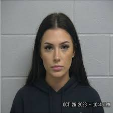 Richmond, VA — Waitress Arrested After Dumping a Full Tray of Iced Teas  Over a No-Tip Church Group Richmond police arrested 29-year-old waitress  Danielle Hawthorne after what diners called “the most deserved