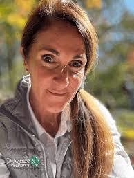 This week I'm in beautiful Michigan, and it's the perfect place to peep all  the autumn leaves 🍁 because more than half of this state is covered in  forests🌳. I'm thrilled because (