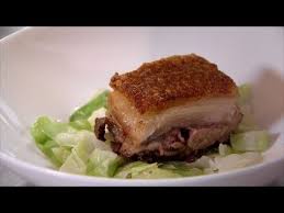 Cuire 4 heures à basse température. How To Slow Cook Pork Belly Raymond Blanc S Kitchen Secrets Series 2 Bbc Food Youtube