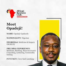 This week, we stormed @iesebschool campus to show off our attires and  snacks for #AfroFest 🔥🔥We had a great time and we can't wait for the  party happening