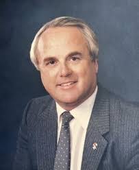 Carolyn Lafollette's Instagram, Twitter & Facebook