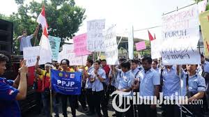 Sami jf (semarang autocompt manufacturing. Para Buruh Di Jepara Tuntut Umk Rp 2 4 Juta Halaman All Tribunnews Com