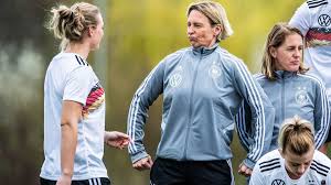 Die spielerinnen haben eine durchschnittsgröße von 1,73 m. Dfb Trainerin Martina Voss Tecklenburg Das Ist Der Wm Kader Sportbuzzer De