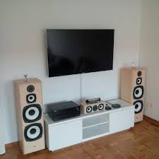 Um den fernseher an der wand anzubringen, ist es wichtig, sich ein wenig zeit zu nehmen. Tv Wand Fernseher Verstecken Fernseher Verstecken Die 10 Besten Ideen Brigitte De Unsere Tipps Zum Verstecken Von Kabeln Helfen Ihnen Dabei Sich In Einem Sind Sie So Gut Wie Sicher