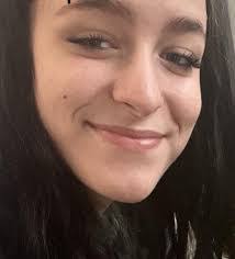 Anna Mullenax's Instagram, Twitter & Facebook