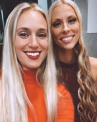 Ariana Neff's Instagram, Twitter & Facebook