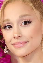 Hiii! My client loves Ari and wants her style lashes. I think I know what  I'm gonna do but I wanted to see what you guys would suggest? Also confused  how I