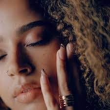 Olivia Nelson's Instagram, Twitter & Facebook