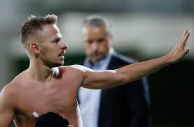 A selejtező nem sikerült, mert a zentaiak hatodikak lettek a hét csapat közül. Vb Selejtezo Nlc