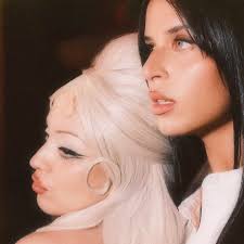 La versión deluxe de “Princess Of Power” sale este 24 de Octubre.  Confirmado por la misma MARINA.