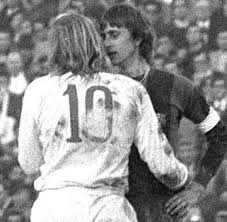 Cruyff then left the club in 1996. Johan Cruyff Gunter Netzers Bewegender Abschied Welt