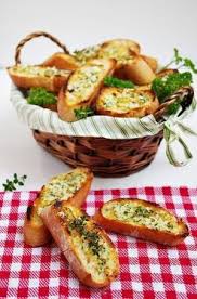 Pan De Ajo Picamos 2 Dientes De Ajo Y Perejil Y Mezclamos Con Mantequilla Pintar Con La Mezcla Rebanadas De Pan Mejor Receitas Petiscos Entradas Para Jantar